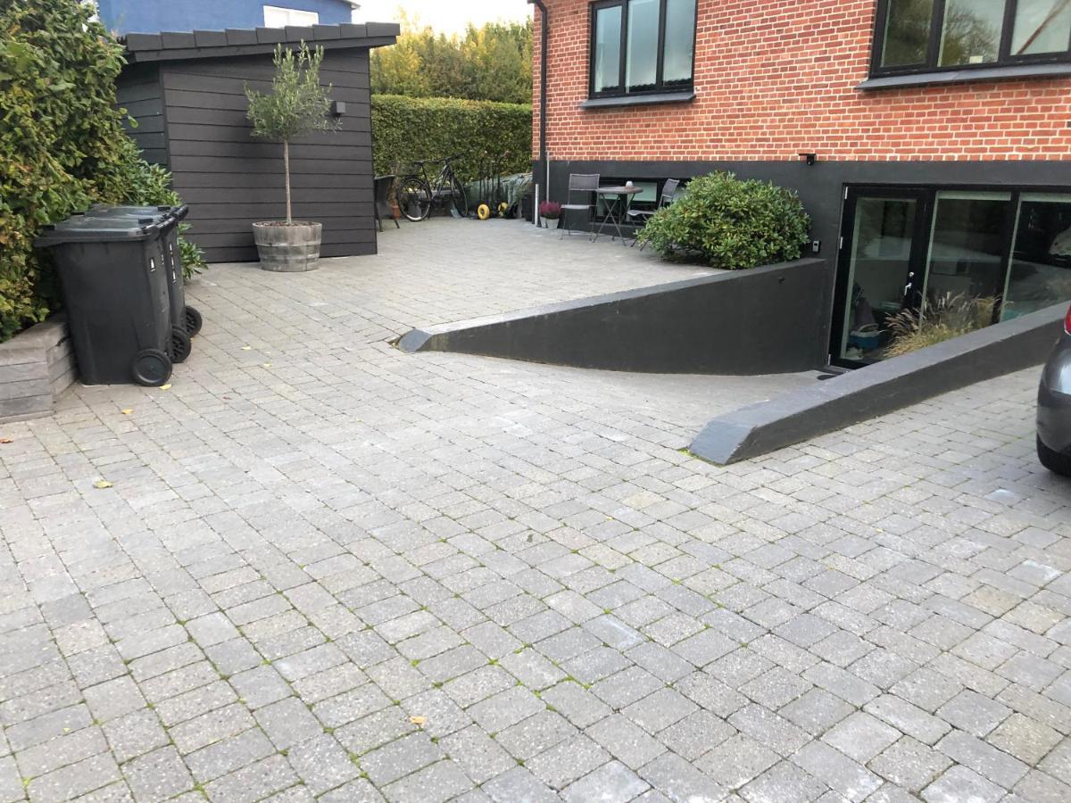 Nyistandsat Hojloftet Kaelderlejlighed Pa 70 M2 I Viborg Centrum, Med Plads Til 4 Personer エクステリア 写真