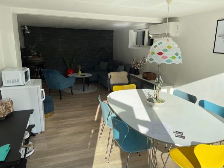 Nyistandsat Hojloftet Kaelderlejlighed Pa 70 M2 I Viborg Centrum, Med Plads Til 4 Personer エクステリア 写真